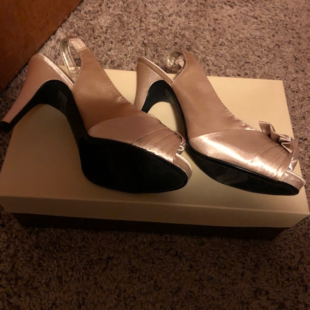 Sling back heels - Picture 3 of 3